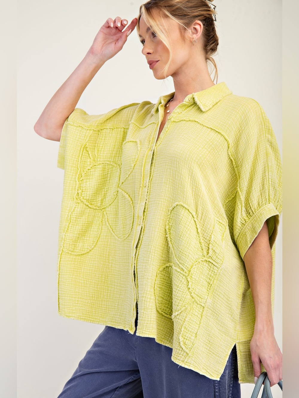 Easel PLUS Green Tea Flower Gauze Top - Picture 3 of 3